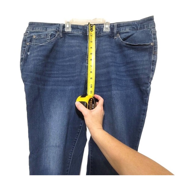 Torrid First At Fit Jeans Womens Size 20R Medium Wash High Denim Rise Whiskering - Picture 4 of 7